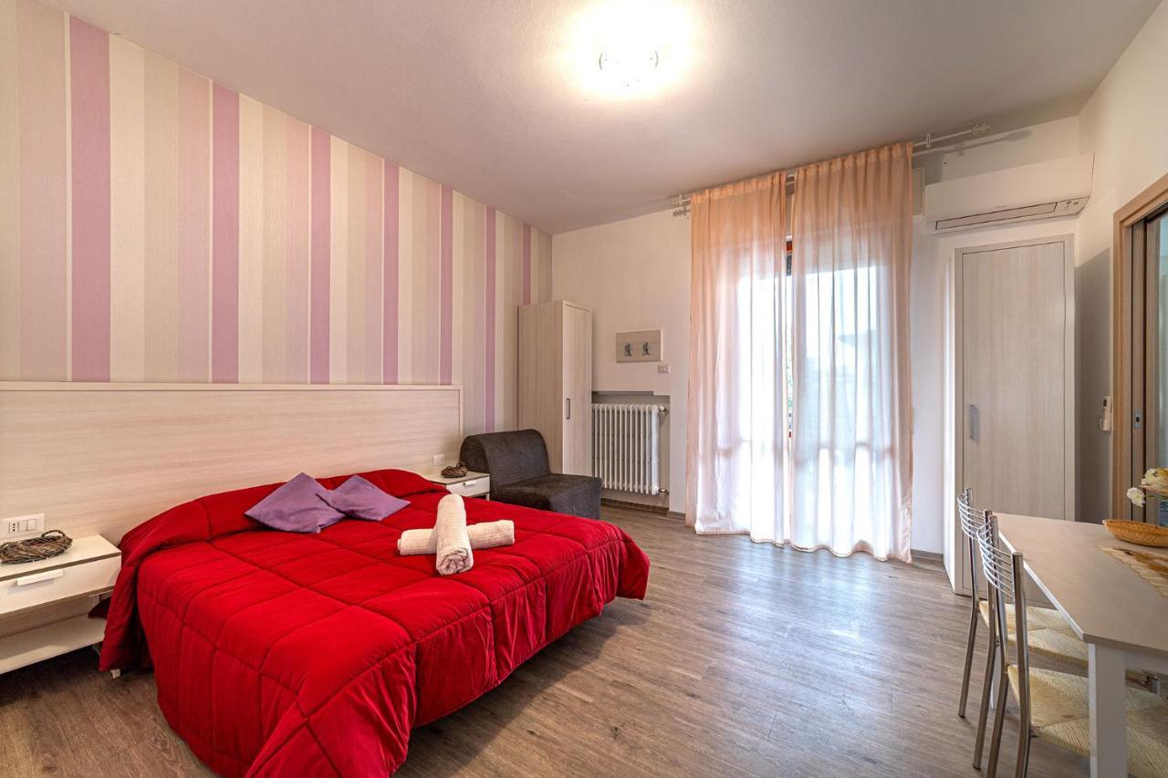 B&B Villa Montreux Rimini Exterior foto